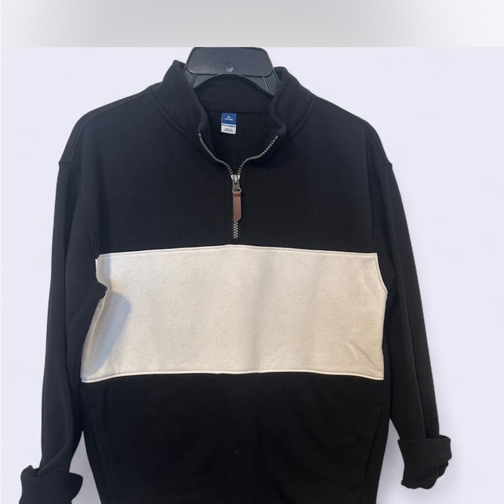 Girls Black and white old navy normcore minimalst Half-Zip School Sweater